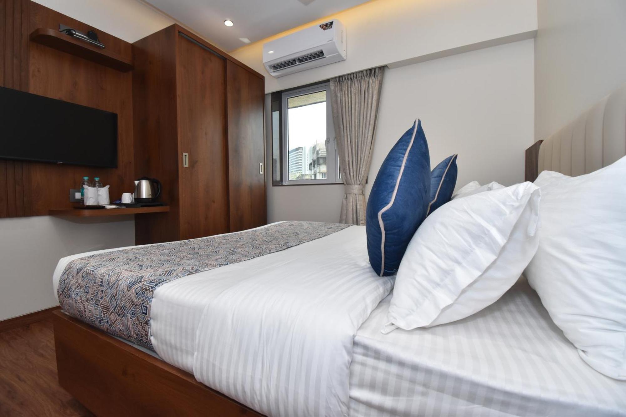 Hotel Kalpana Palace, מומביי מראה חיצוני תמונה